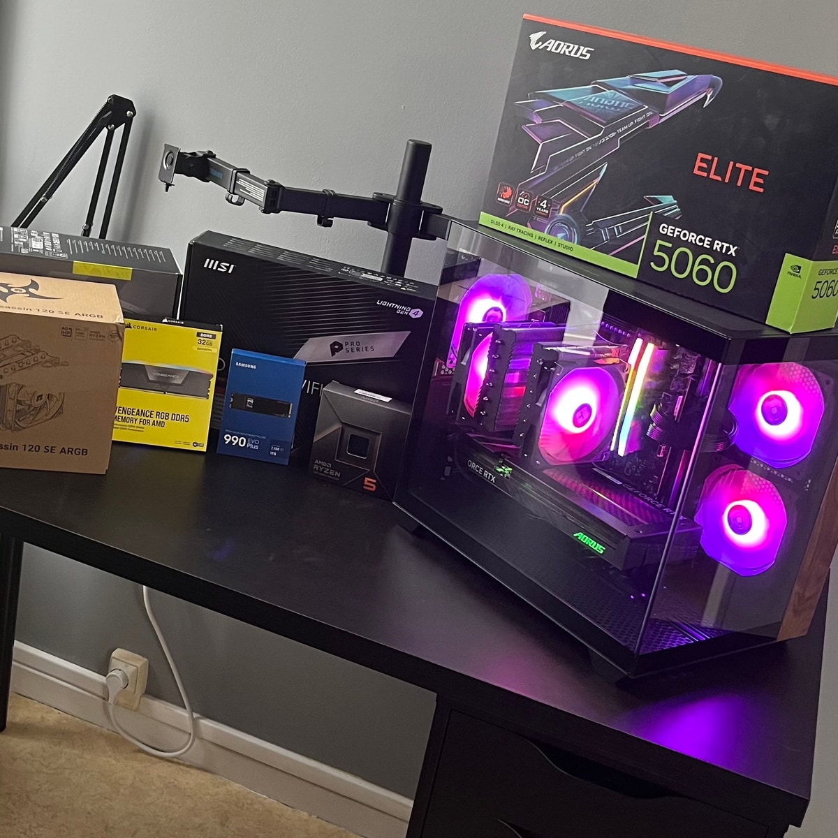Montage AORUS GeForce RTX 5060 et AMD Ryzen 5, avec ses composants